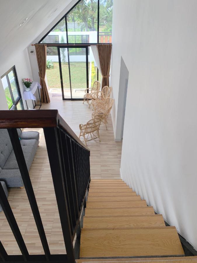 Casa De Gaudi Lembang Villa Buitenkant foto